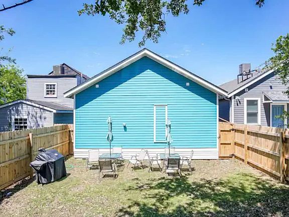 3rd image of 1123 Gordon St