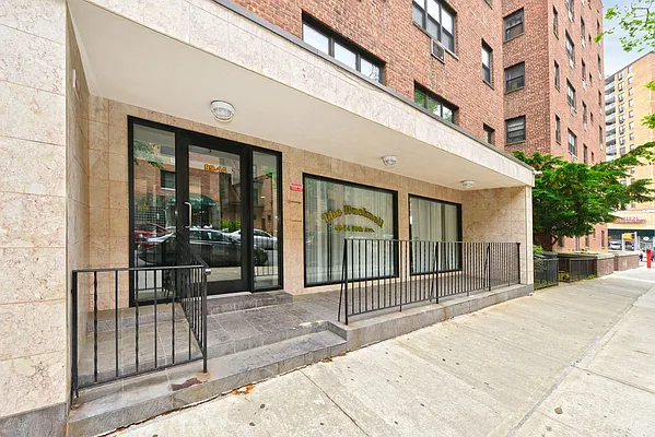 Sold by Keller Williams Realty Landmark | media 13