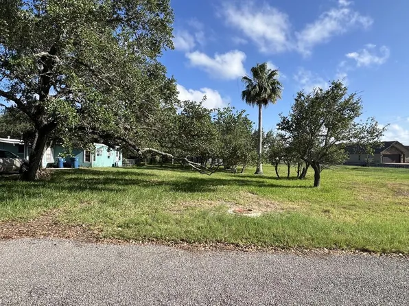 210 Timber Lane Loop, Rockport, TX 78382