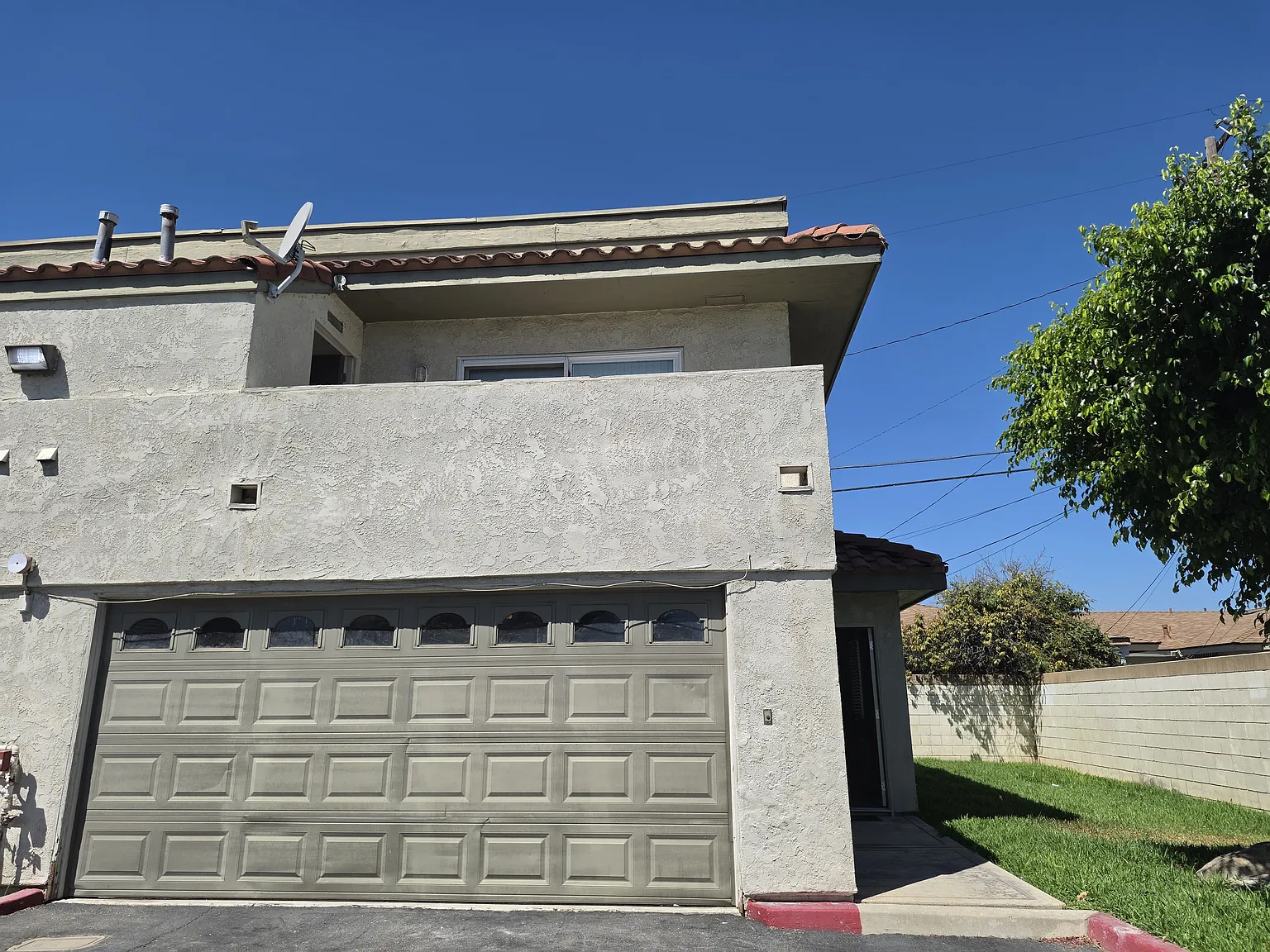 2 bed, 926 sqft, $2,600 — Photo 2