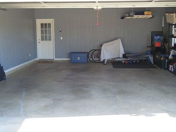 2 Car Garage 