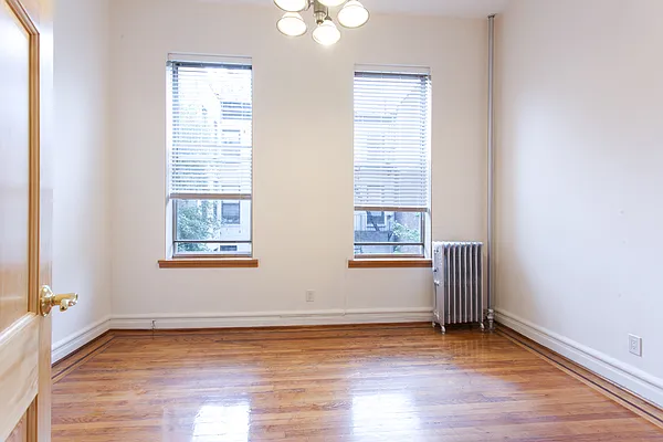 Rented by Warren T Real Estate Corp. | media 14