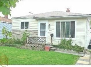 993 E Annabelle Ave, Hazel Park, MI 48030