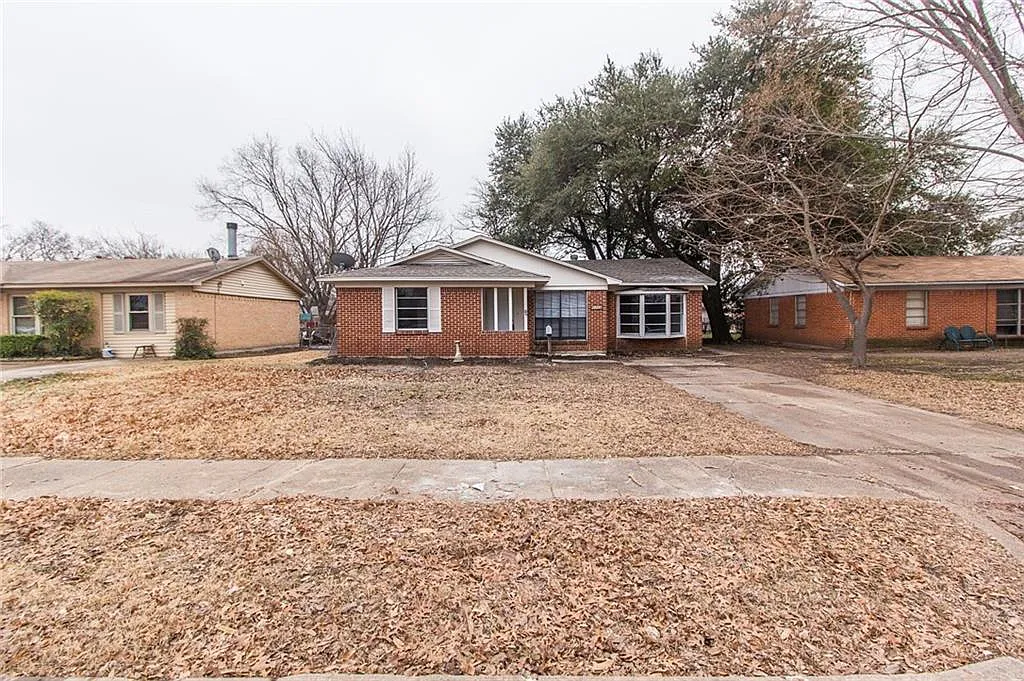 2302 Loyce Dr photo 1