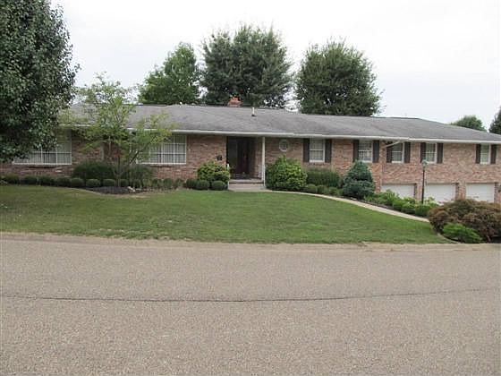 1st image of 185 Greentree Dr