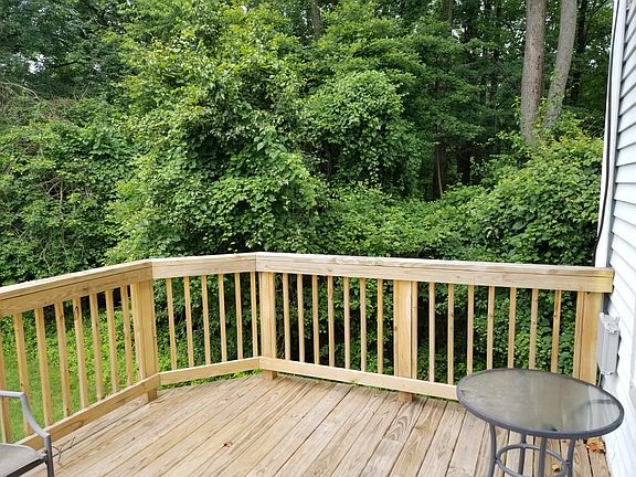 5th image of 15750 Millbrook Ln