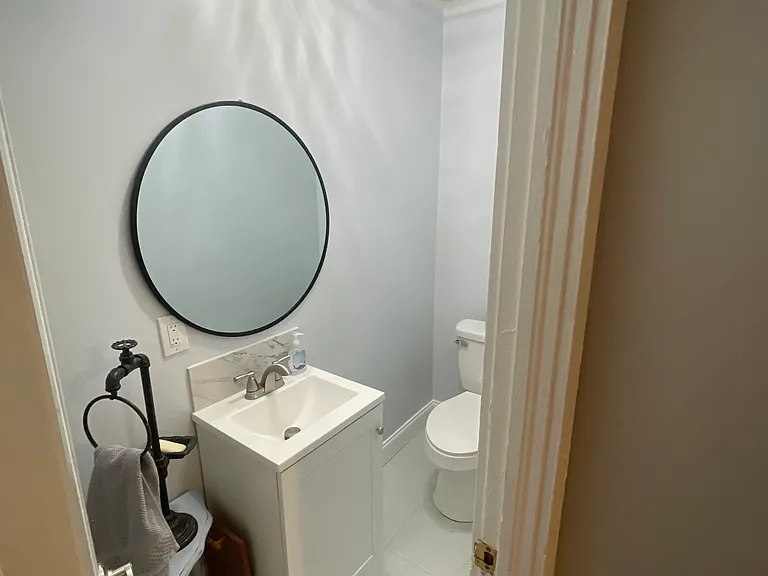 2nd bathroom