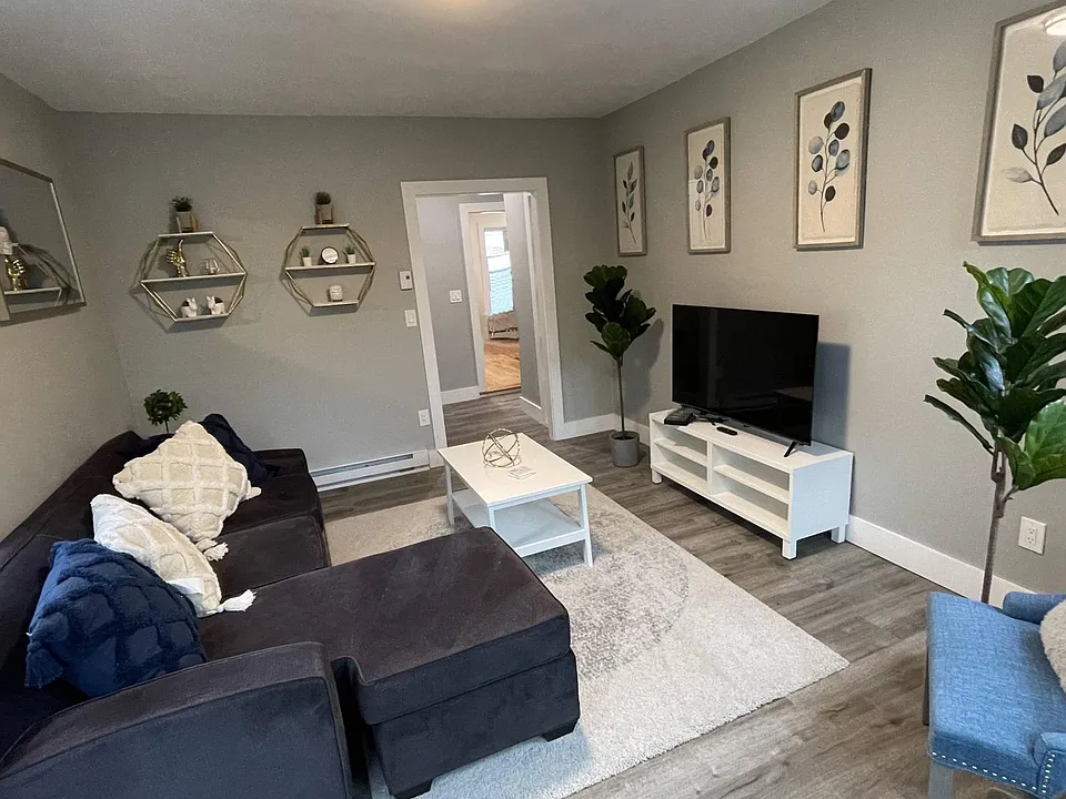 33 Gilman St #2