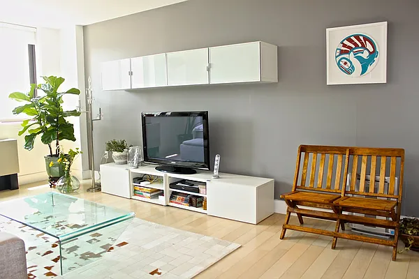 Rented by 280 Park Avenue South Realty | media 33