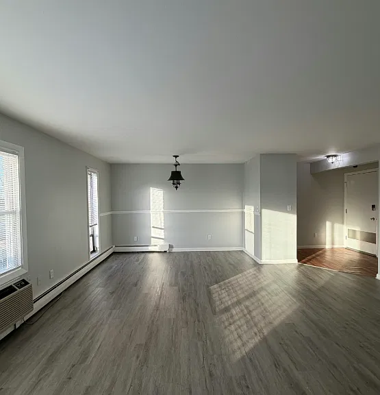575 N Main St. #302 Fall River, MA 2 Bedroom, 1 Bathroom Heat Included! — Photo 1