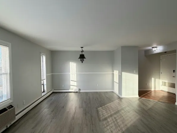 575 N Main St. #302 Fall River, MA 2 Bedroom, 1 Bathroom Heat Included!, 575 N Main St #4fb8714ec, Fall River, MA 02720