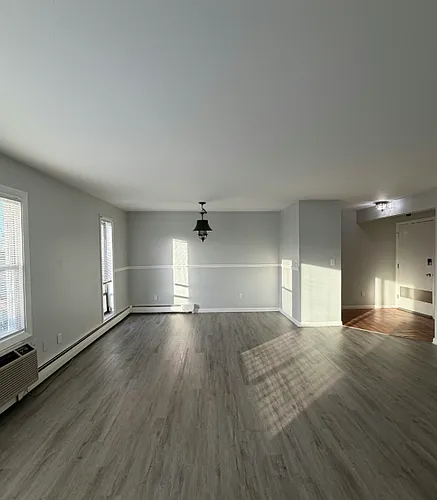 575 N Main St. #302 Fall River, MA 2 Bedroom, 1 Bathroom Heat Included! Photo 1