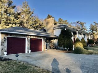 4 Beechwood Dr, Acushnet, MA 02743