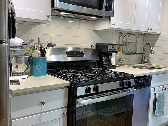 2nd image of 267 9th St APT 1L