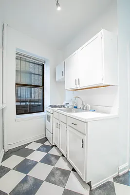 Rented by Bond New York | media 6