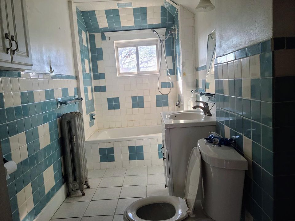 2nd image of 38 Mallon Rd Floor 3