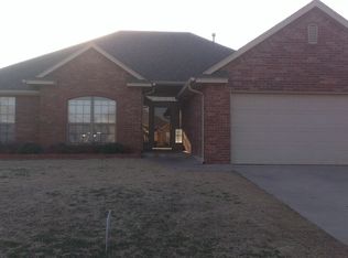 3805 Notting Hill Dr, Moore, OK 73160