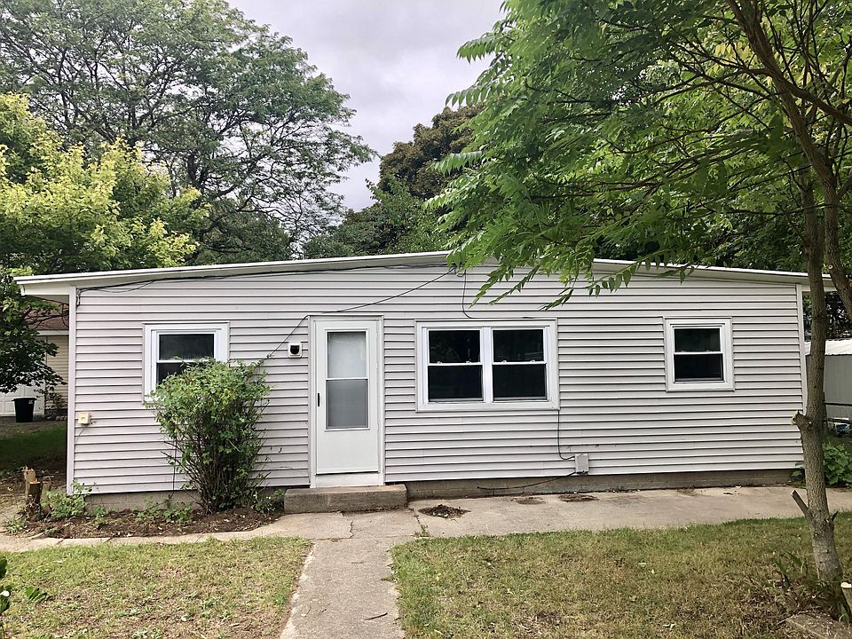 1st image of 933 Pine St