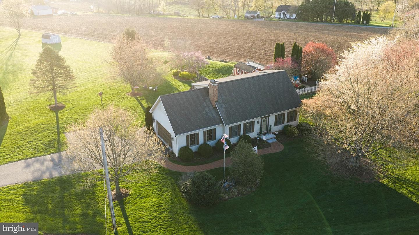13729 Cross Roads Ave, Felton, PA 17322 | Zillow
