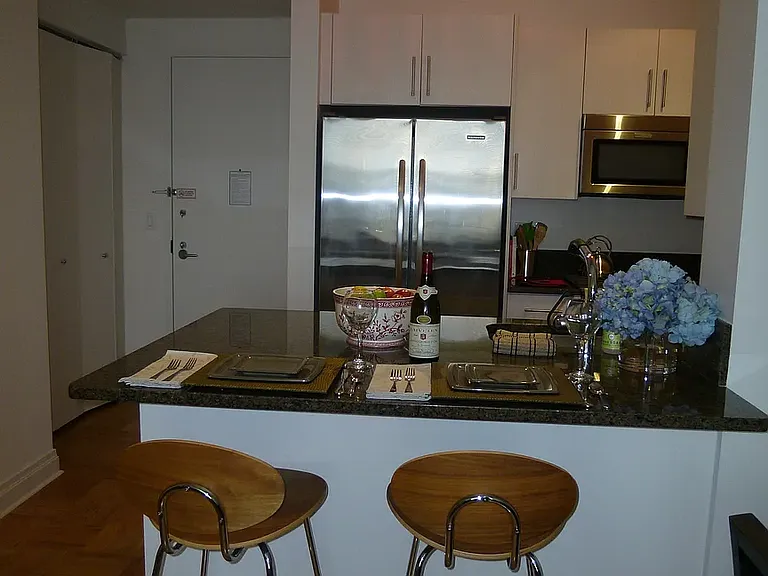 1510 Lexington Ave #17B — Photo 5