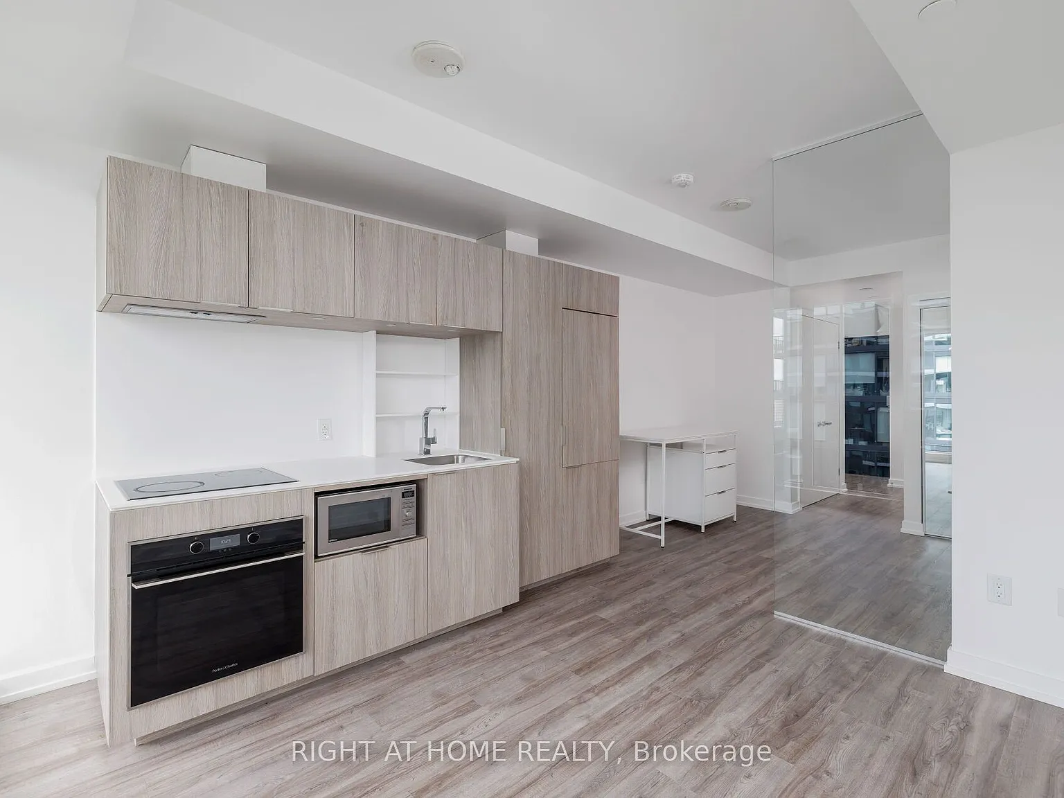 1 bed, $2,100 — Photo 2
