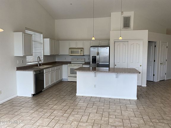 3rd image of 10275 E Caribbean Ln