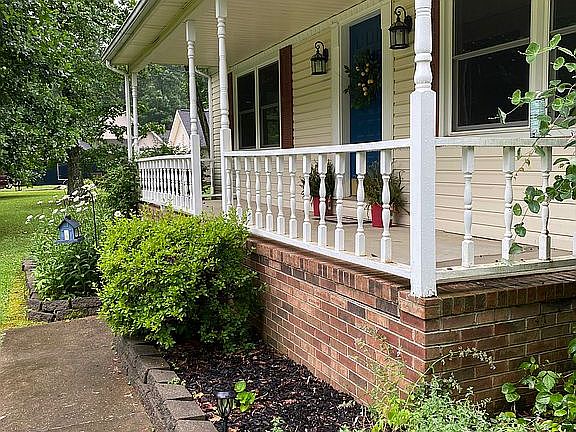 4th image of 61 Sherwood Dr