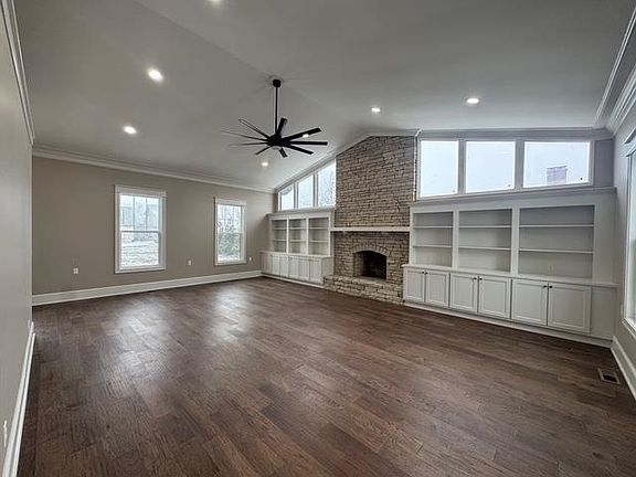 3rd image of 1913 Nashville Rd