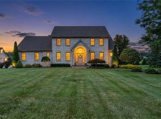 7004 Southberry Hl, Canfield, OH 44406