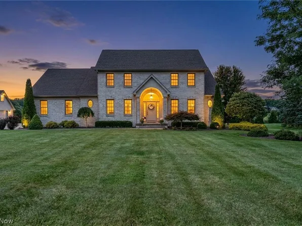 7004 Southberry Hl, Canfield, OH 44406