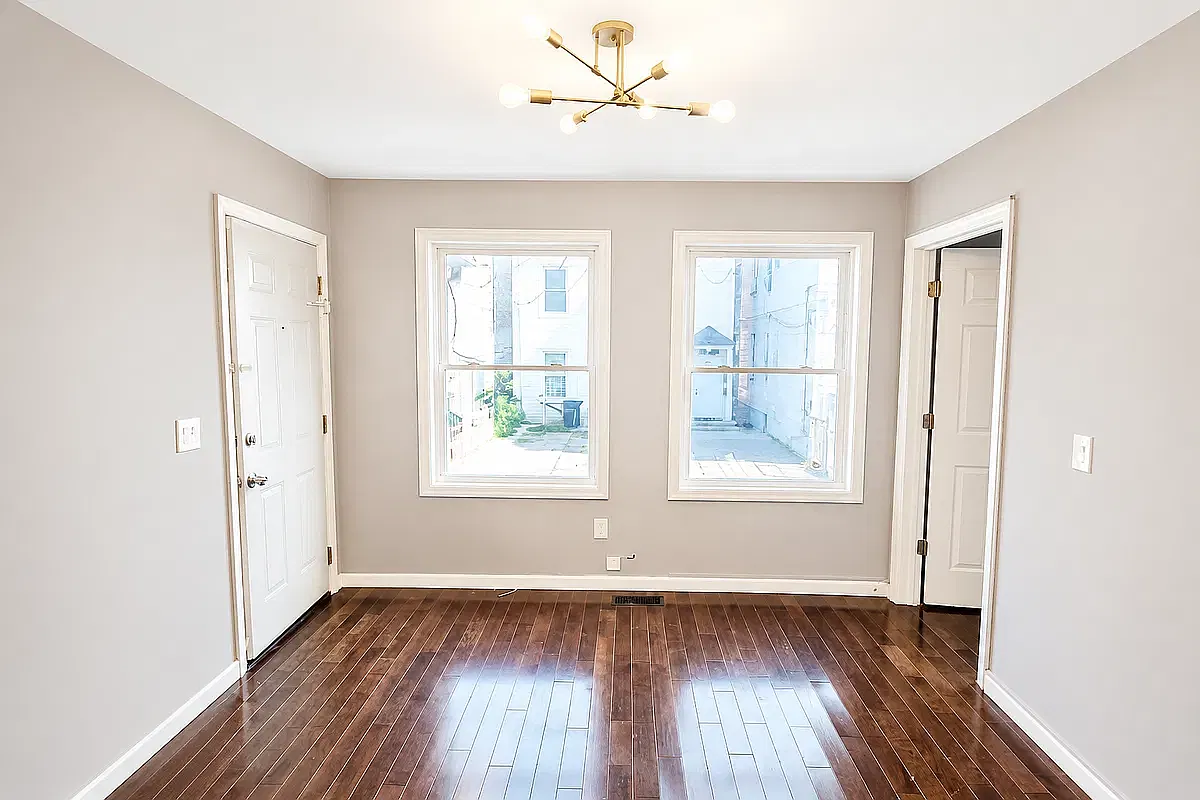 3 bed, $2,250 — Photo 2