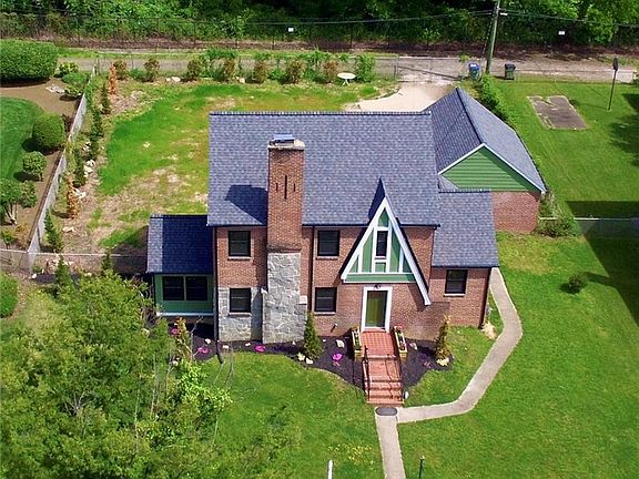 3rd image of 1302 Dubois Ave