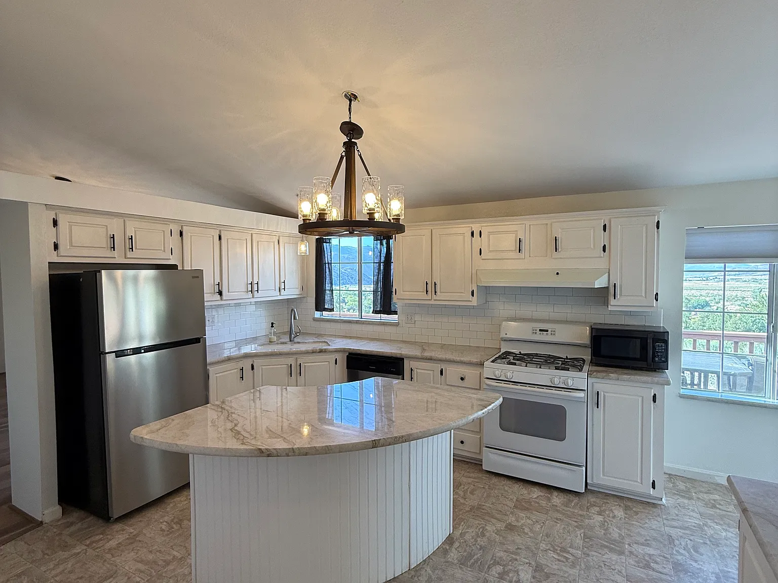 3 bed, 1456 sqft, $2,200 — Photo 4