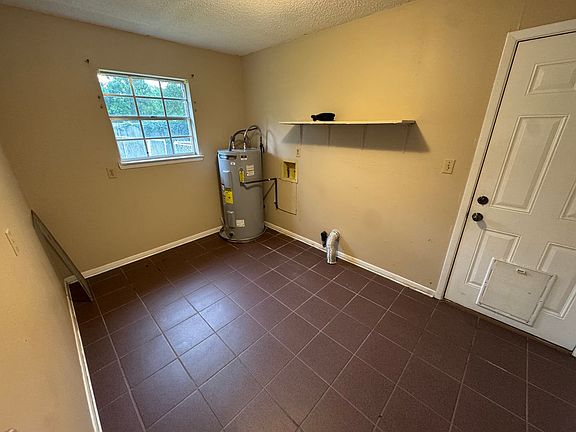 3rd image of 9162 Quail Roost Dr
