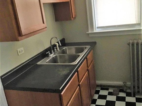 5th image of 3906 N Central Ave #1E