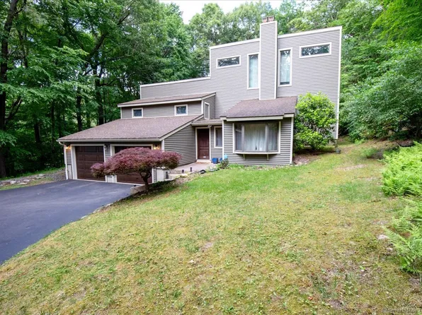 54 Strickland Street, Glastonbury, CT 06033