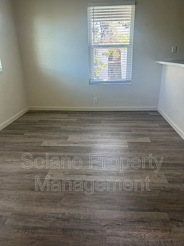 2 bed, 1.0 bath, 950 sqft, $1,750 — Photo 3