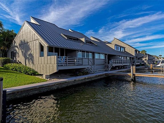 2nd image of 809 Spyglass Ln #809