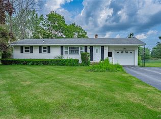 6425 Sherman Dr, Lockport, NY 14094