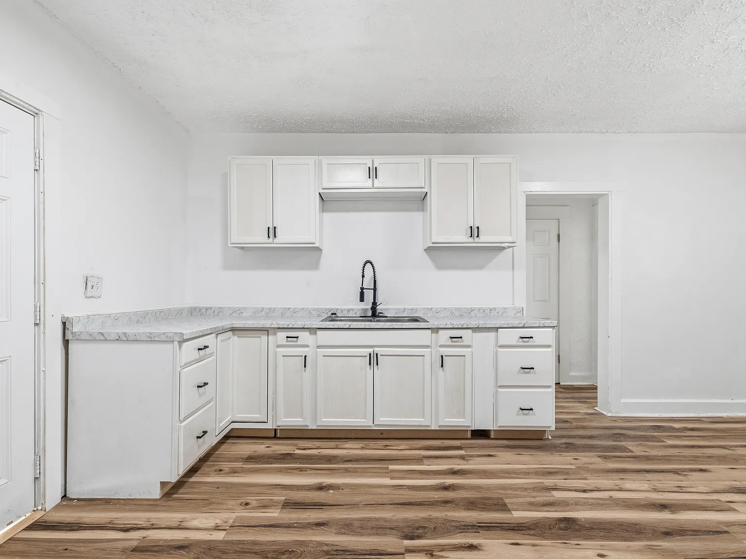 3 bed, 1596 sqft, $1,325 — Photo 3