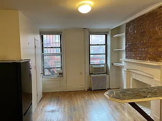 Rented by Realty Advisors Group