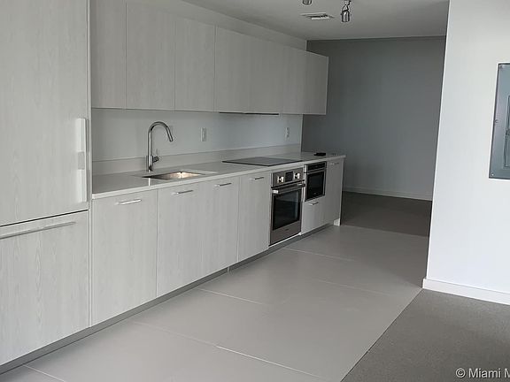 2nd image of 501 NE 31st St Unit 1601