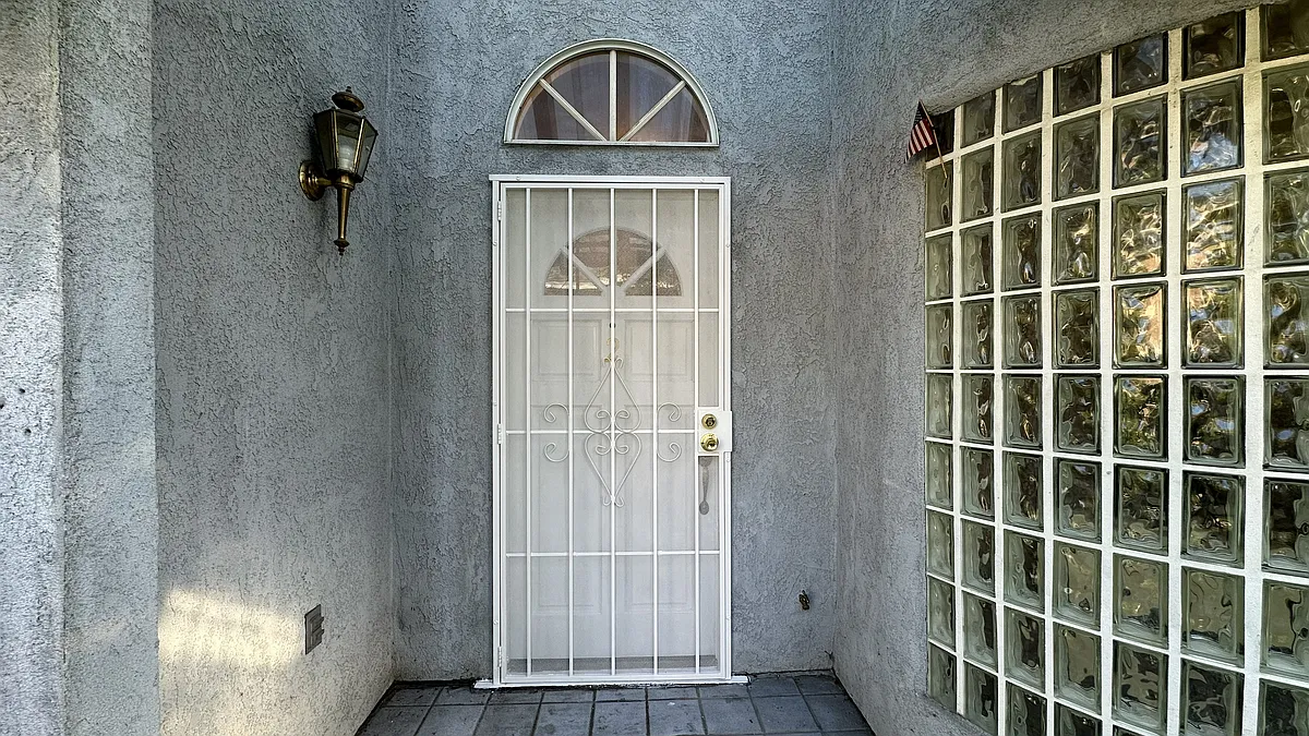 Building Photo - 4123 Briggs Ave #2