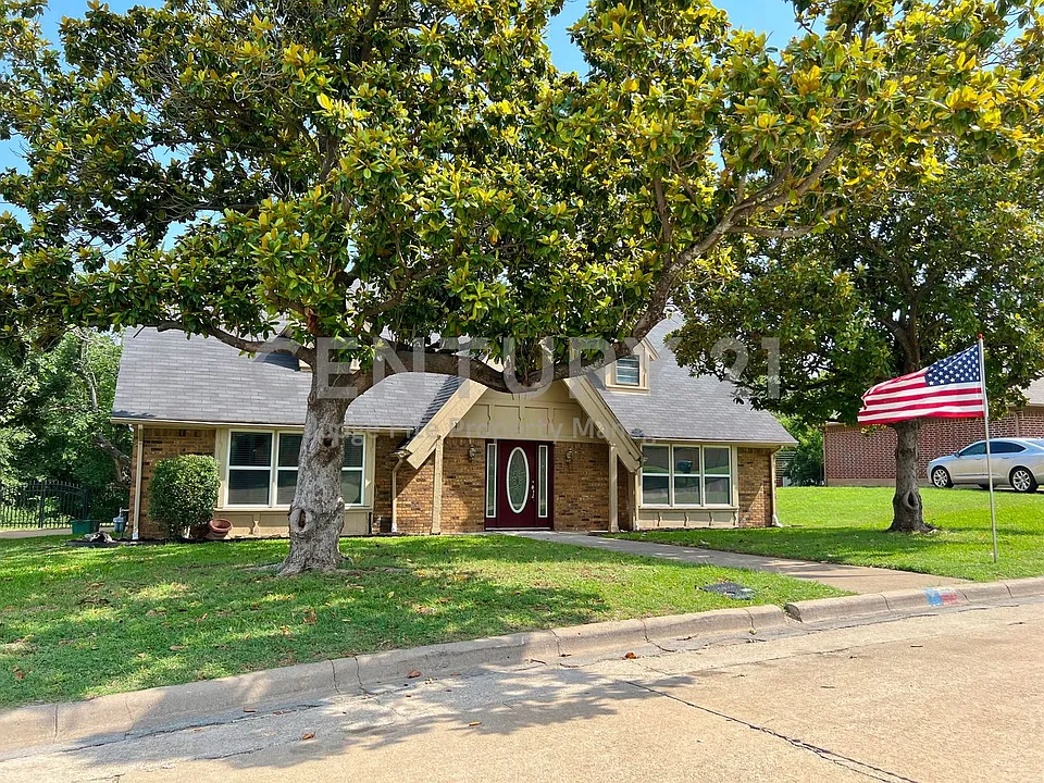 508 Trail Lake Pl