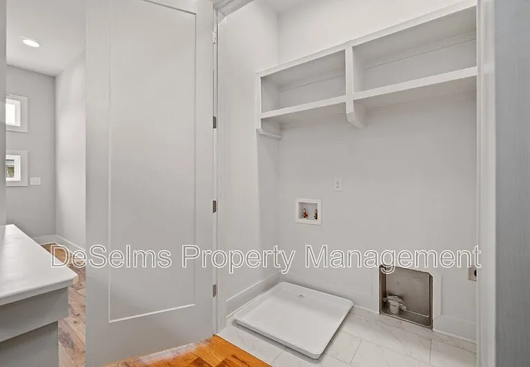 1000 Southside Ave — Photo 13