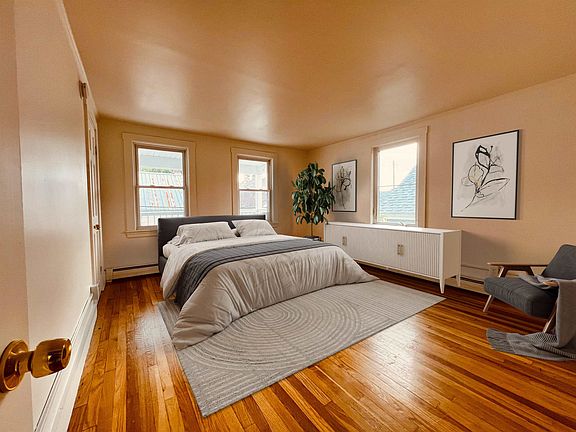 2nd image of 13A Summer St