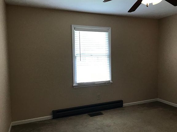 3rd image of 604 Barefoot Dr