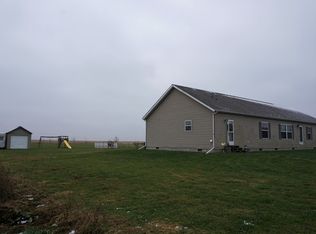 535 Spruce St, Weldon, IL 61882