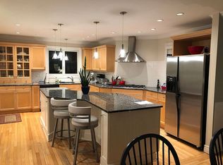 39 2nd Ave, Branford, CT 06405