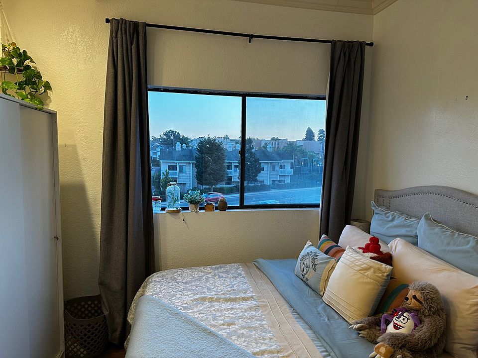 1st image of 4050 La Jolla Village Dr